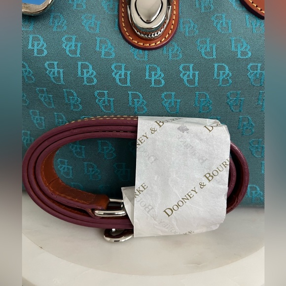 Dooney & Bourke - Picture 3 of 10
